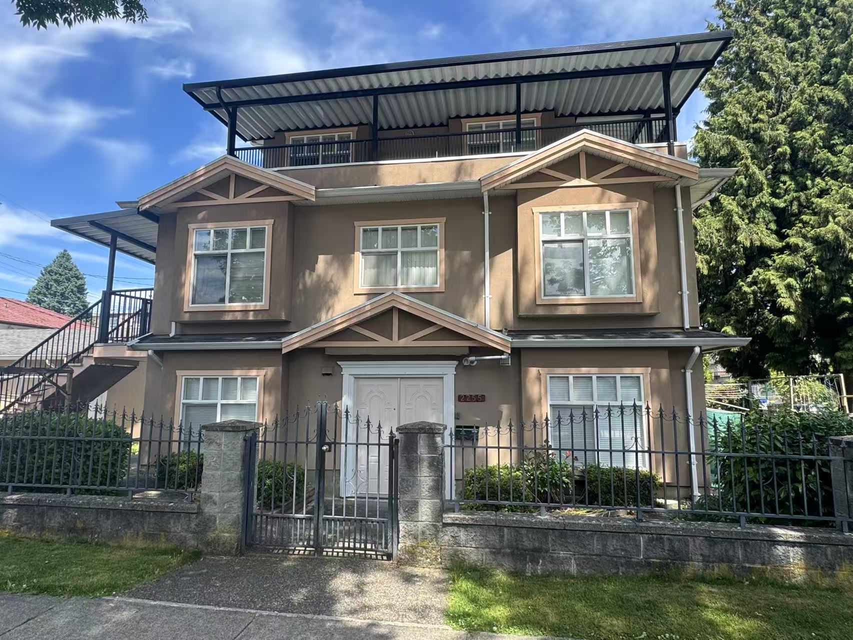 Property main image
